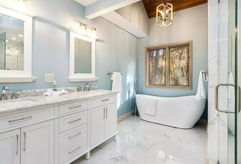 7th Hole Chalet At Wintergreen Resort Hot Tub, Sauna & 3 Fireplaces