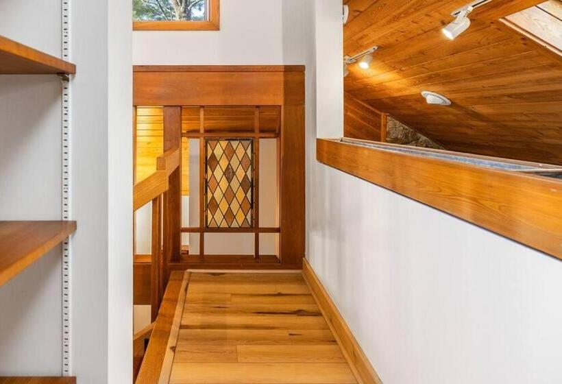 7th Hole Chalet At Wintergreen Resort Hot Tub, Sauna & 3 Fireplaces