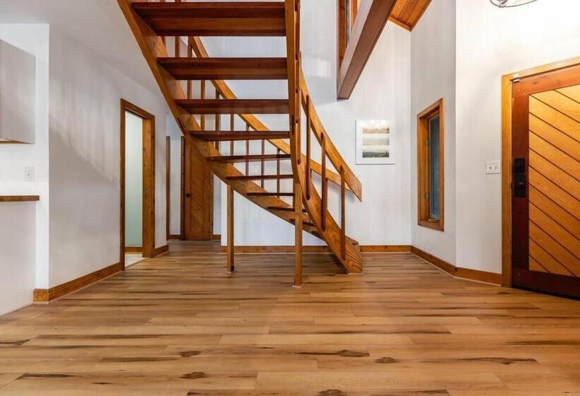 7th Hole Chalet At Wintergreen Resort Hot Tub, Sauna & 3 Fireplaces