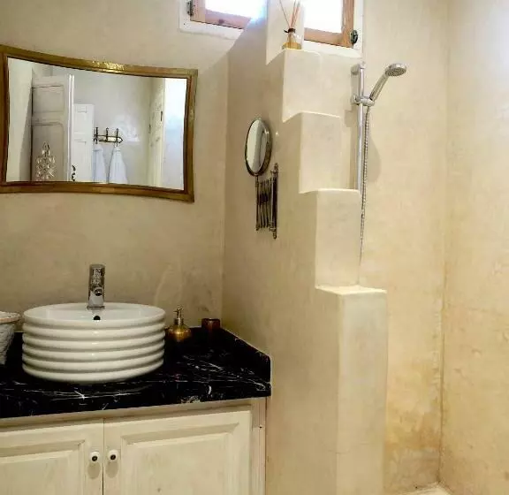 Retkeilymaja Dar Tifrouine