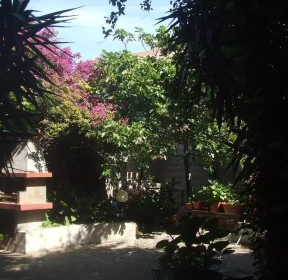 B&b L Umbra Di Lu Soli