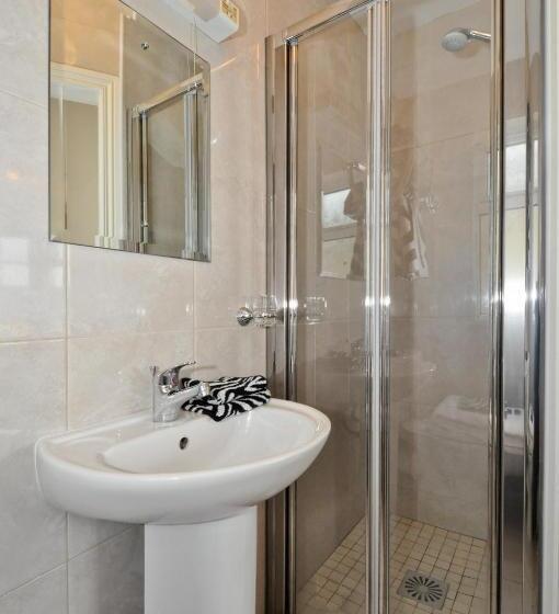 تختخواب و صبحانه Urban Nest Townhouse