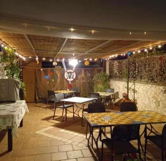 Aamiaismajoitus (B&B) Brezza Di Mare