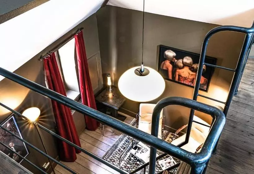 تختخواب و صبحانه La Femme D à Côté