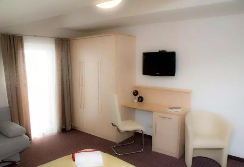 ベッドアンドブレックファースト Pension Dorfplatzl