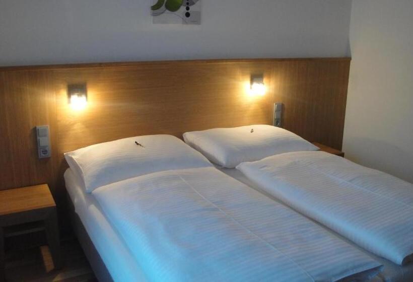 Bed and Breakfast Pension Dorfplatzl