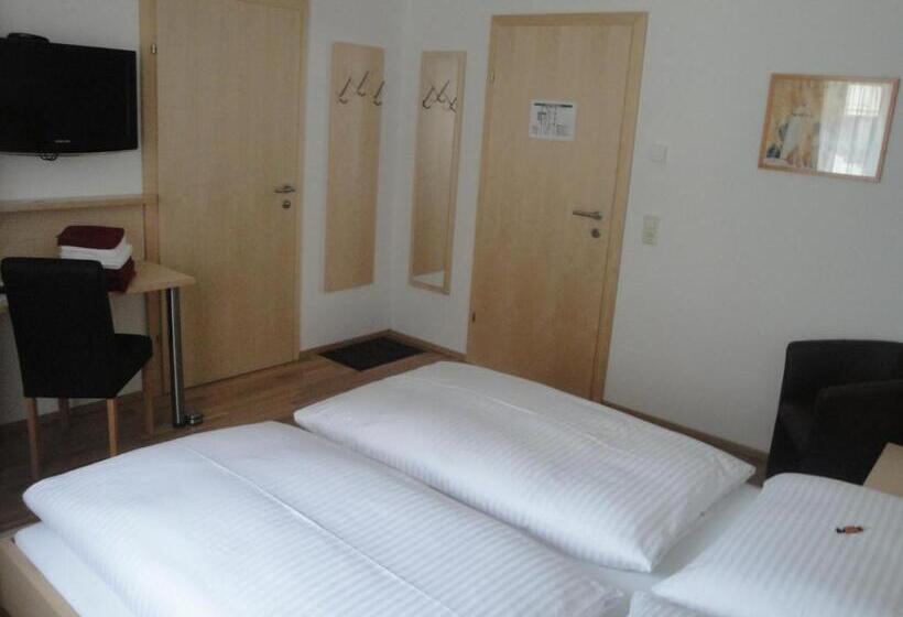 Bed and Breakfast Pension Dorfplatzl