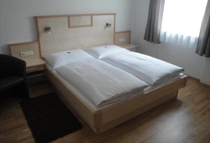 Bed and Breakfast Pension Dorfplatzl