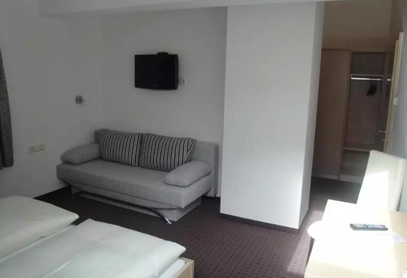 ベッドアンドブレックファースト Pension Dorfplatzl