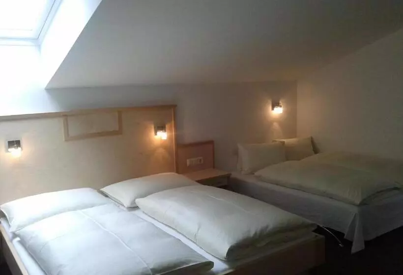 ベッドアンドブレックファースト Pension Dorfplatzl