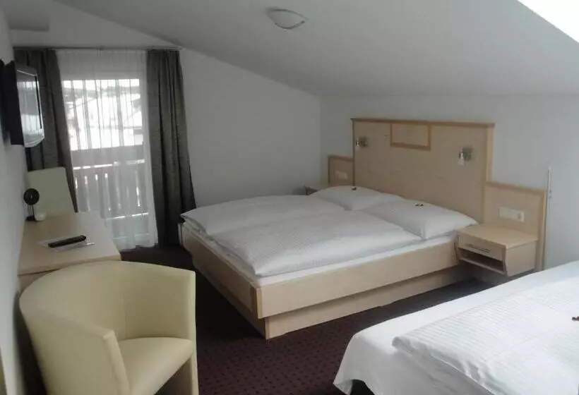 ベッドアンドブレックファースト Pension Dorfplatzl