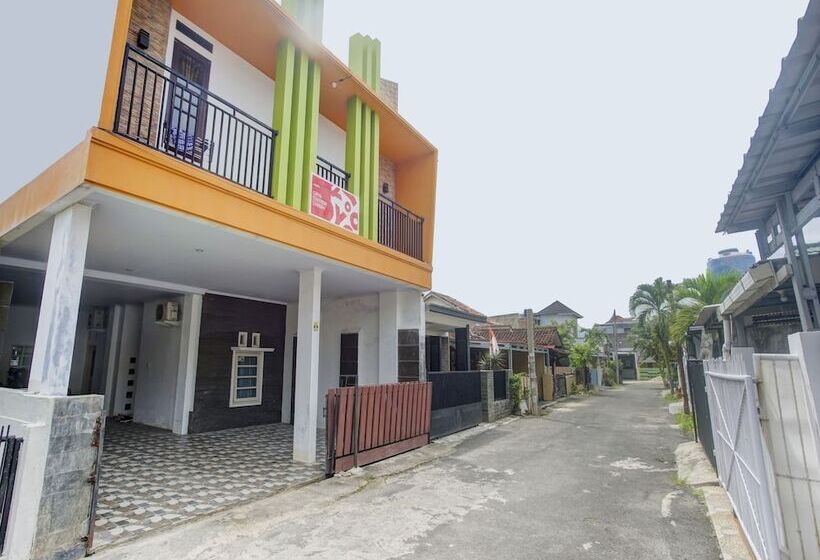 هتل Spot On 90659 Griya Tentrem Syariah