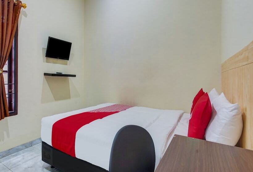 هتل Spot On 90659 Griya Tentrem Syariah