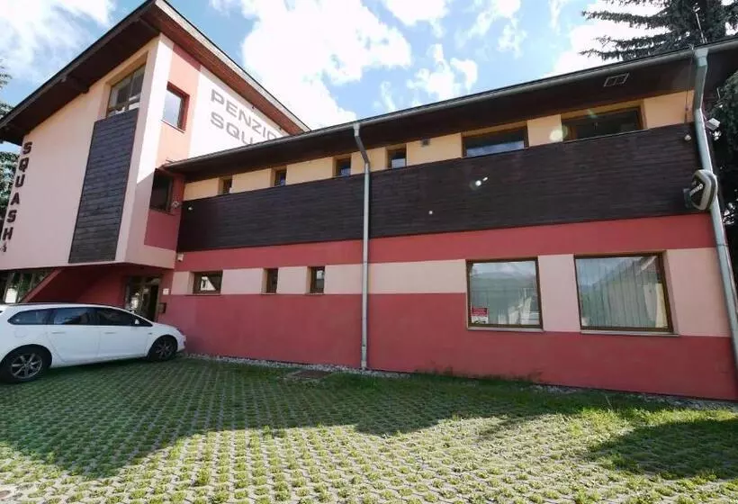 ペンション Penzión Squash