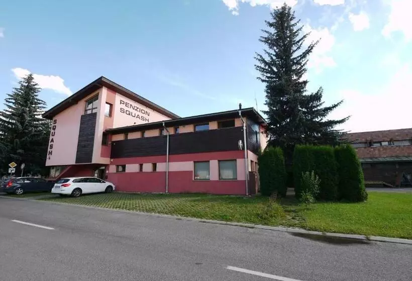 ペンション Penzión Squash