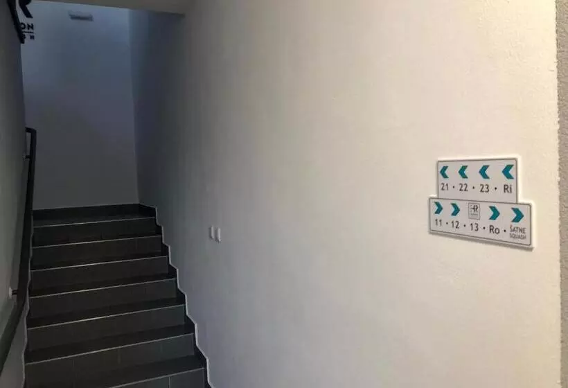 ペンション Penzión Squash