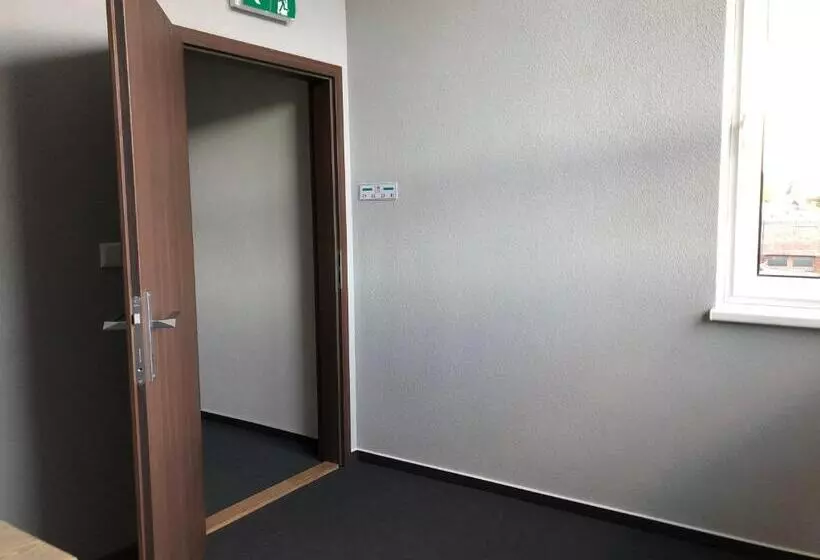 ペンション Penzión Squash