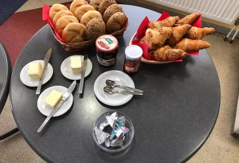 ペンション Penzión Squash