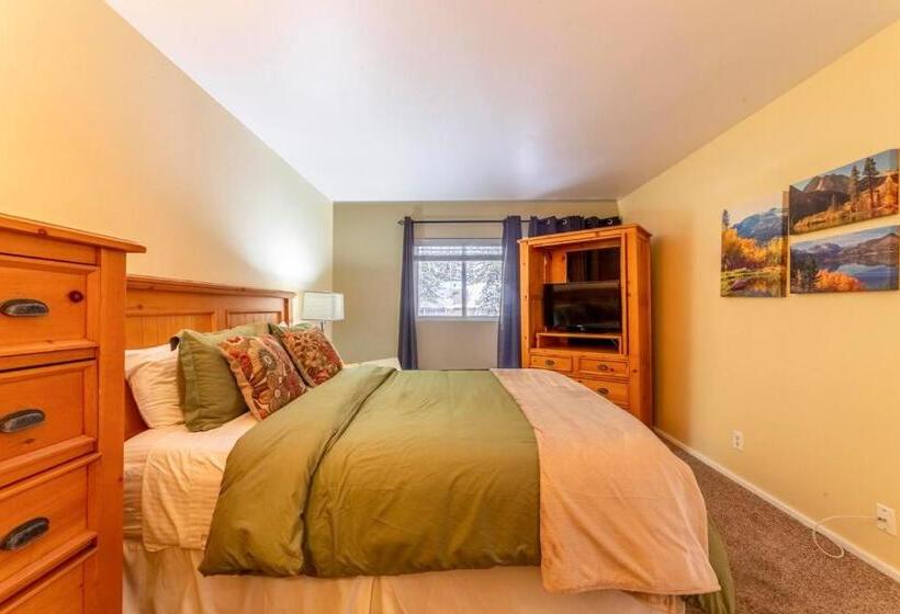 292 Pet Friendly Mammoth Condo Pool Spa