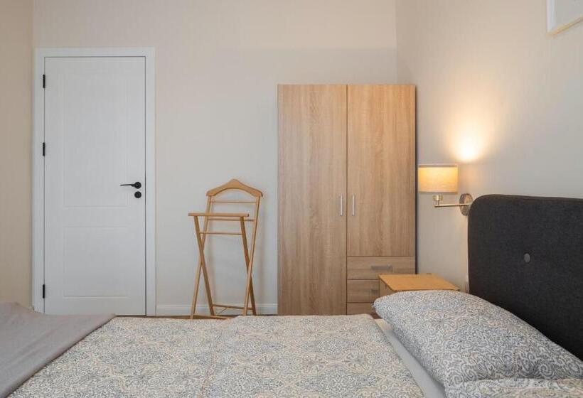 Bleri Apartment, Near Prishtina Center, Parking Available