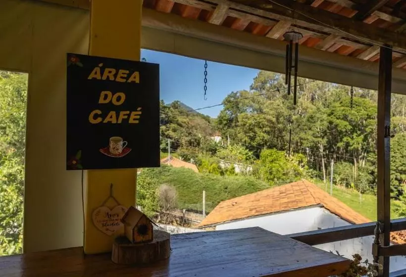 Hostel Yellow House Mg