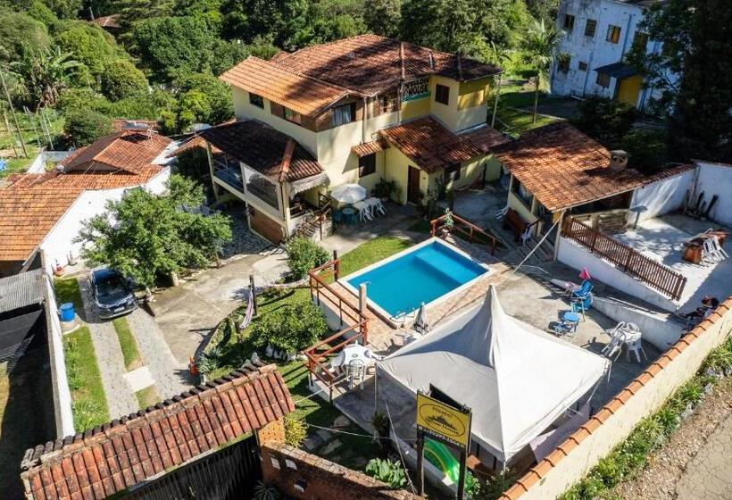 Hostel Yellow House Mg