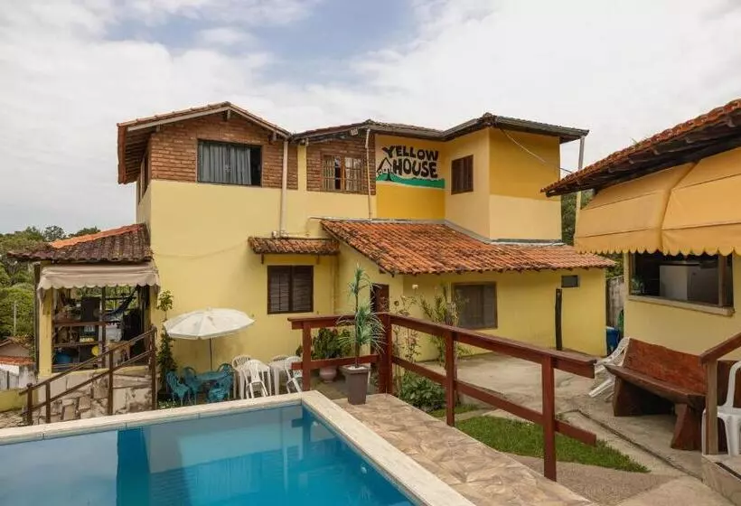 Hostel Yellow House Mg