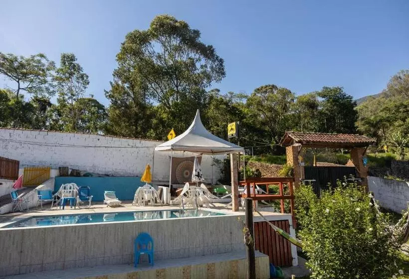 Hostel Yellow House Mg