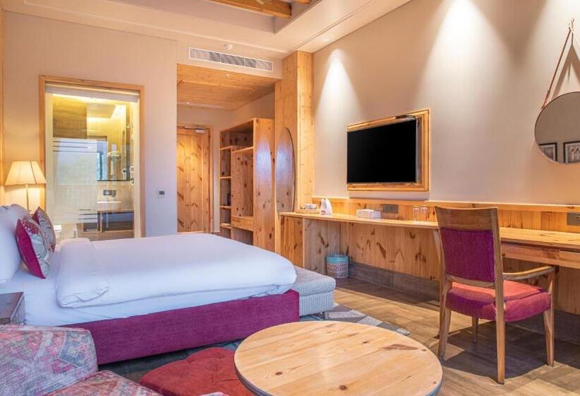 בית מלון כפרי Echor Mandara Treevilla Dharamshala