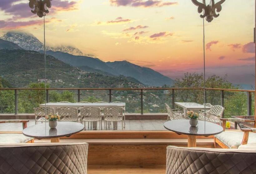 בית מלון כפרי Echor Mandara Treevilla Dharamshala