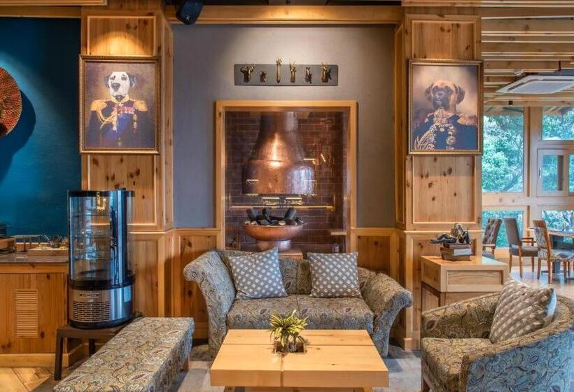 בית מלון כפרי Echor Mandara Treevilla Dharamshala