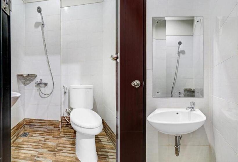 هتل Oyo 90688 Marta Residence