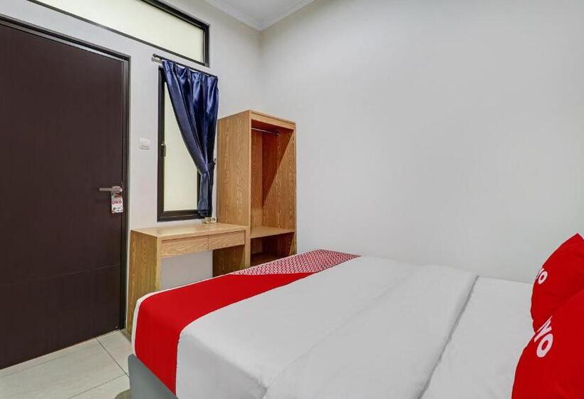 هتل Oyo 90688 Marta Residence