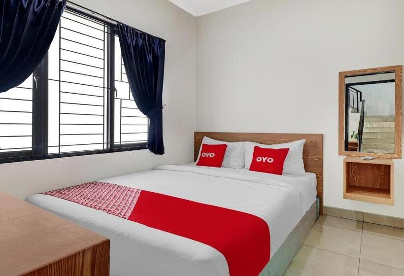 هتل Oyo 90688 Marta Residence