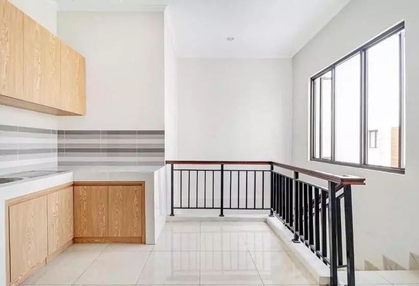 Hotelli Oyo 90688 Marta Residence