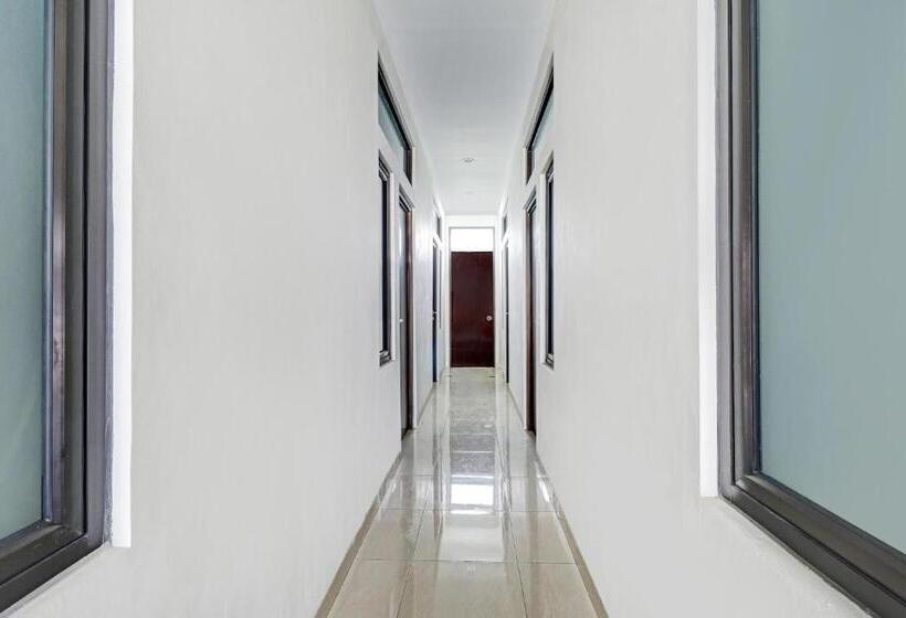 هتل Oyo 90688 Marta Residence