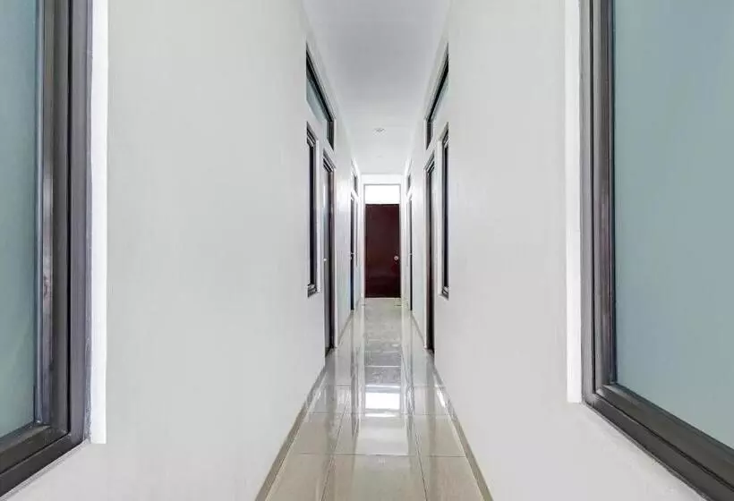 Hotelli Oyo 90688 Marta Residence