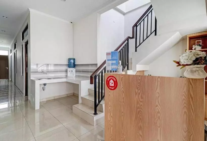 Hotelli Oyo 90688 Marta Residence