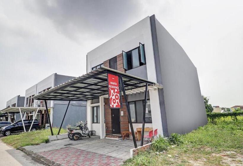 هتل Oyo 90688 Marta Residence