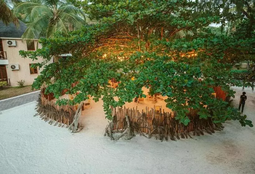 Hotelli Sansi Kae Beach Resort