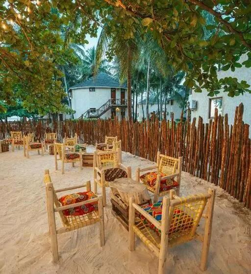 Hotelli Sansi Kae Beach Resort