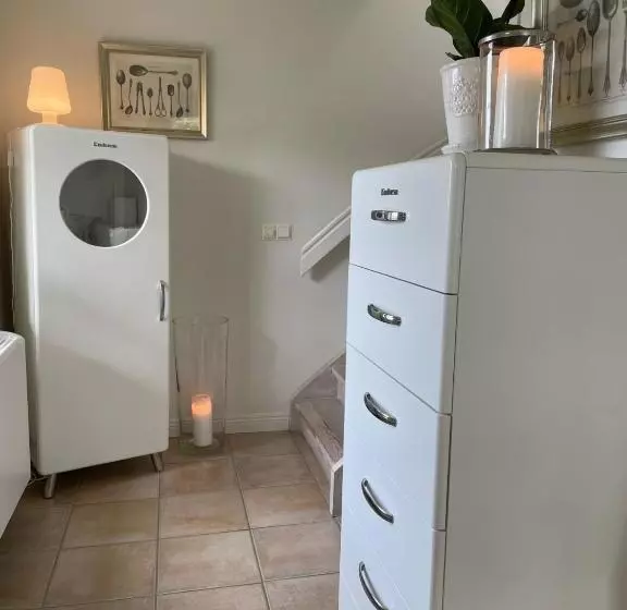 Nyhamnsläge Med Sundsutsikt Och Nära Till Strand