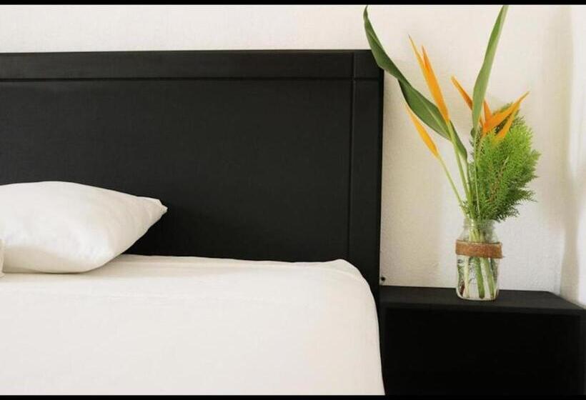 פנסיון Room In Guest Room Private Room With King Size Bed