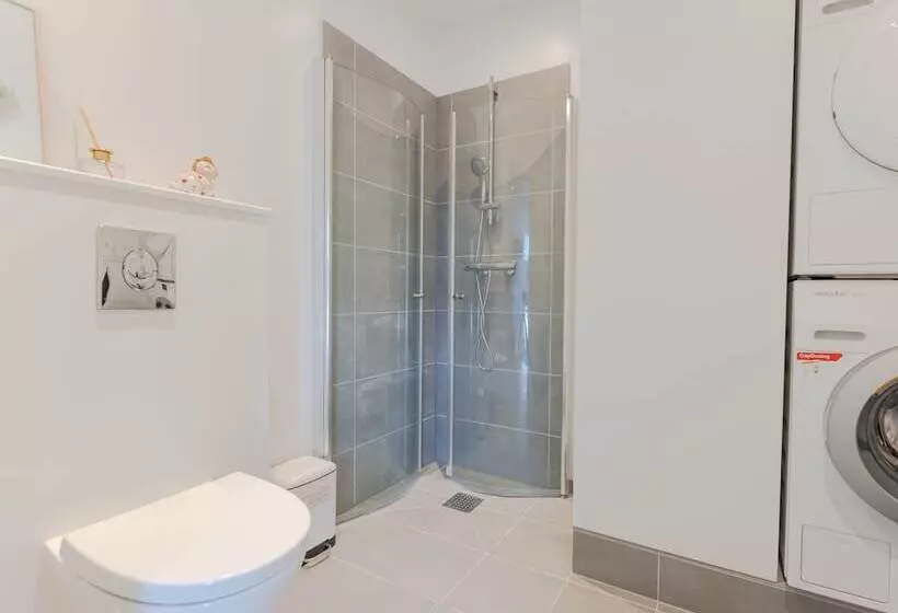 Sea & City View   Luxurious   Hiking