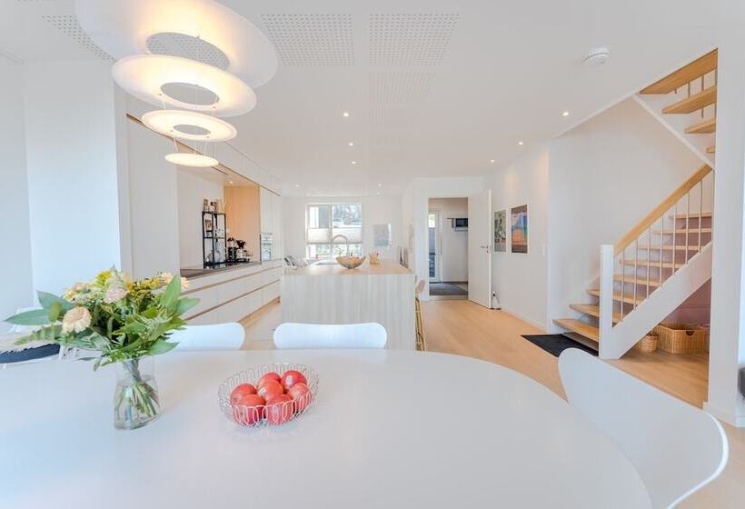 Sea & City View   Luxurious   Hiking