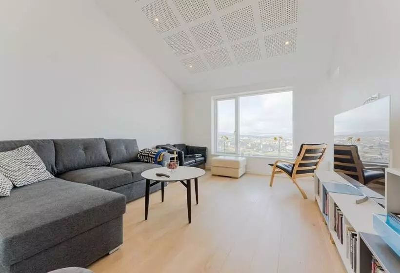 Sea & City View   Luxurious   Hiking