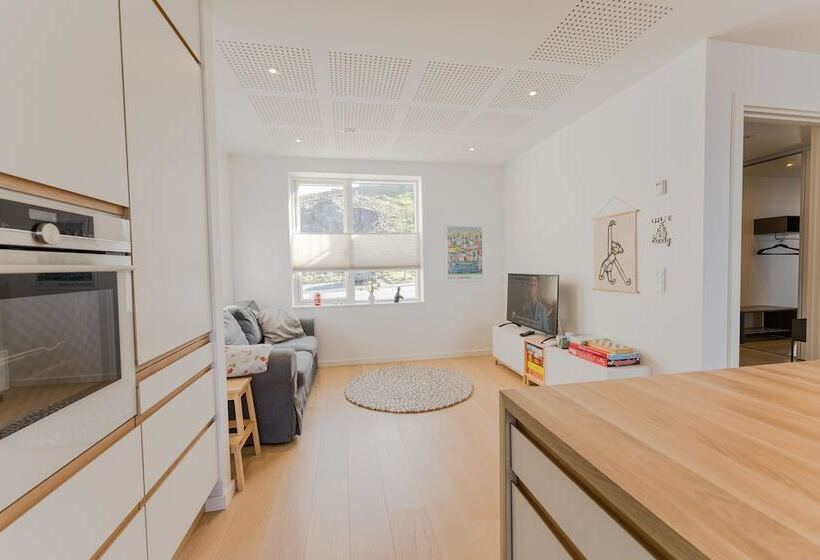 Sea & City View   Luxurious   Hiking