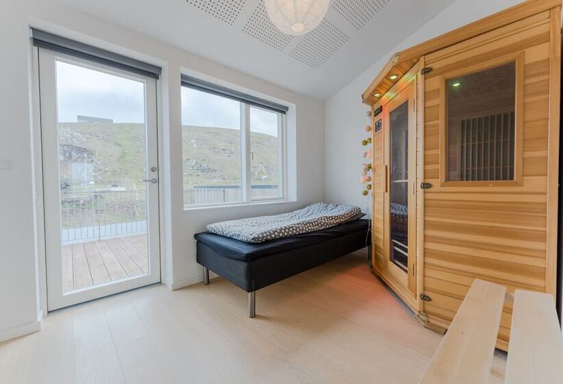 Sea & City View   Luxurious   Hiking