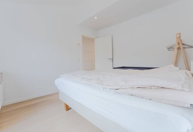 Sea & City View   Luxurious   Hiking