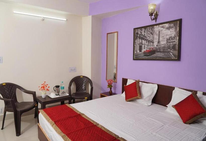 مبيت وإفطار Shimla Pines Homestay